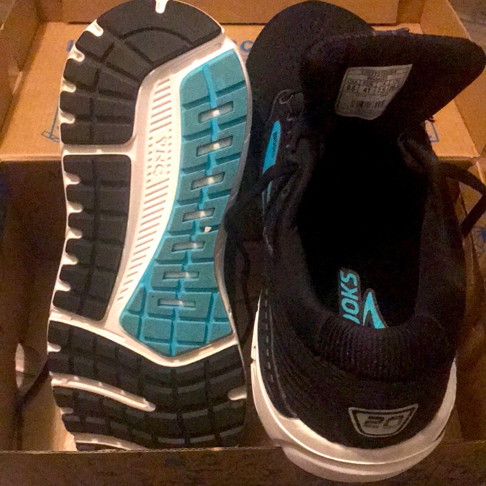 Orthopedic sneakers